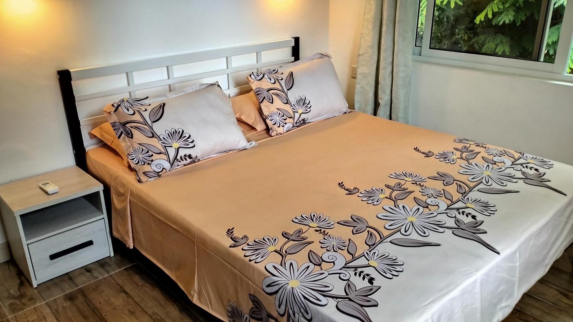 Dovass Self Catering Apartments Takamaka Rum bild
