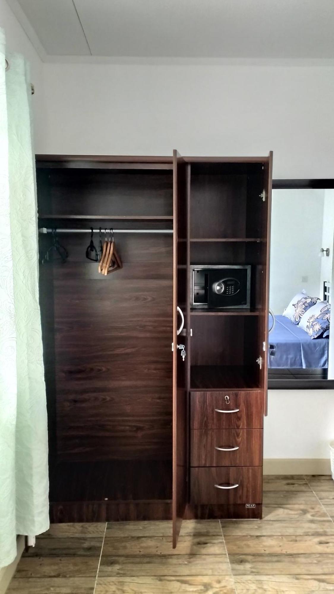 Dovass Self Catering Apartments Takamaka Rum bild
